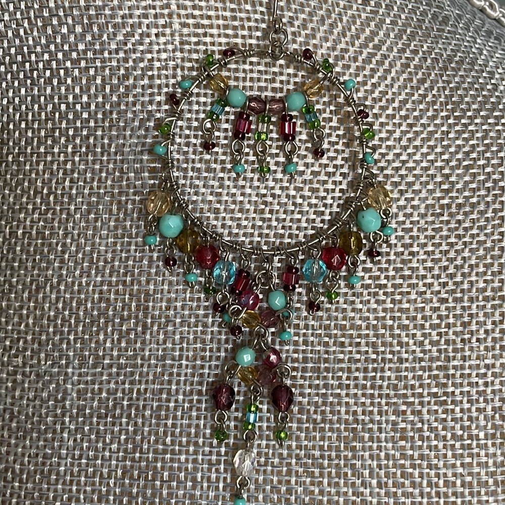 Turquoise and other stone beaded earrings. - Picture 2 of 2
